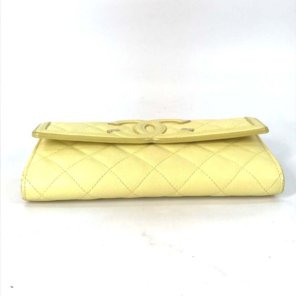 CHANEL Yellow Wallet - Picture 4 of 16